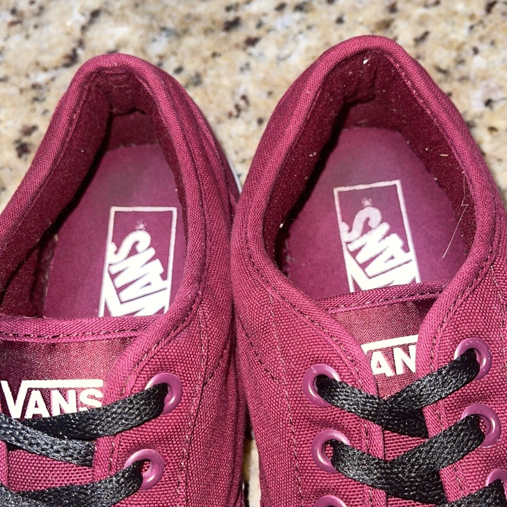 Vans - Picture 2 of 8